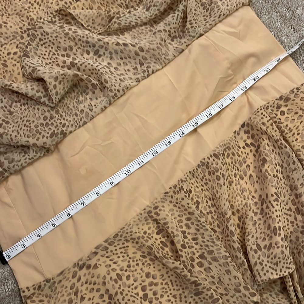 WAYF tiered dress - EUC - size 8 - Picture 9 of 9